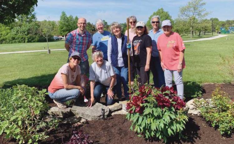 Perrysburg Garden Club completes spring cleanup